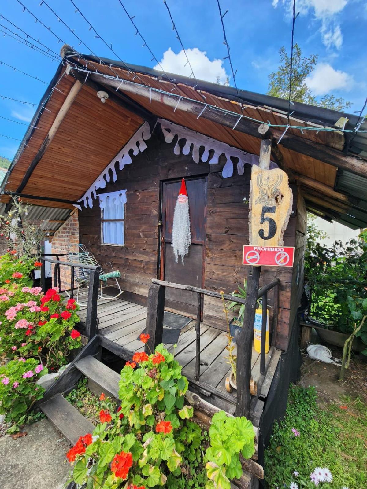Hospedaje Las Cabanas モングイ エクステリア 写真